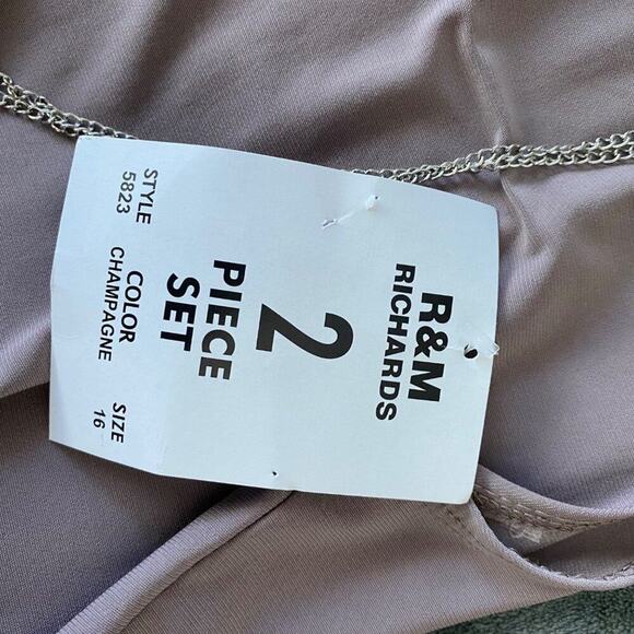 R&M Richards sz 16  Dress with Removable Necklace NWT - Picture 10 of 10